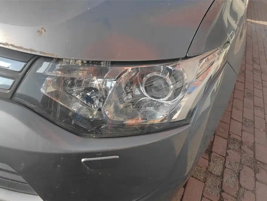 Mitsubishi Outlander 2014
