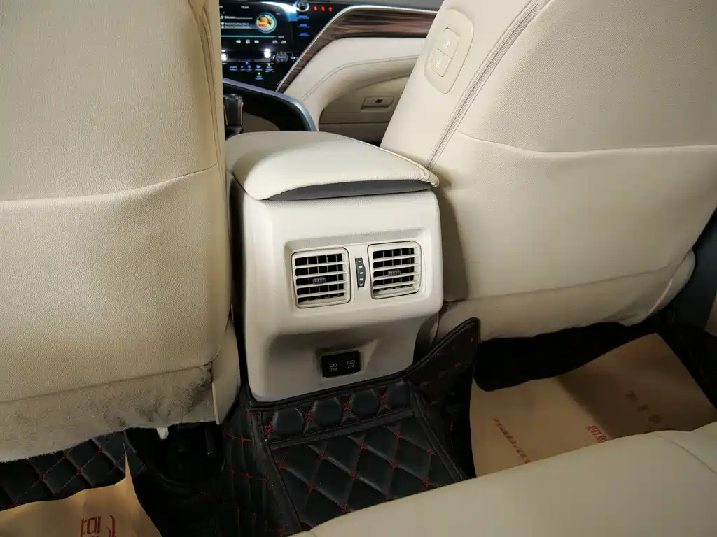 Toyota Camry 2021 — фото 16