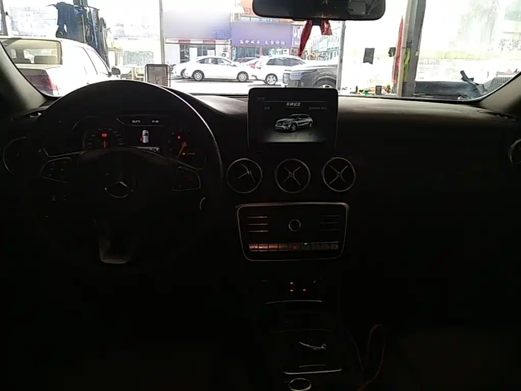 Mercedes-Benz GLA 2018 — фото 10