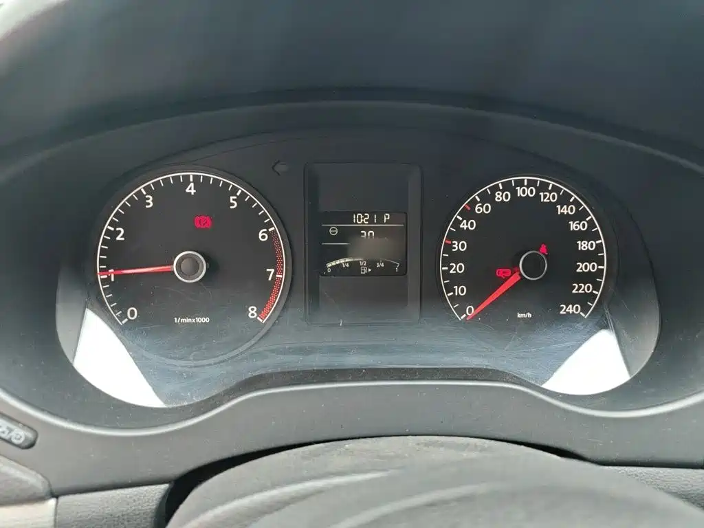 Volkswagen Sagitar 2015