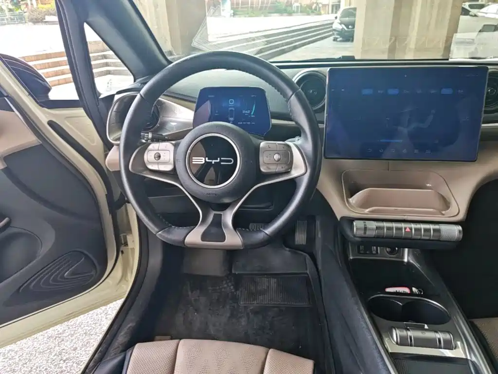 BYD Dolphin 2023 — фото 11