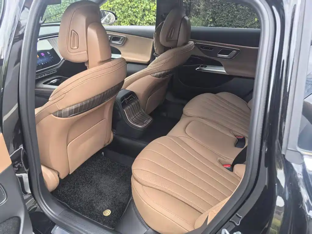 Mercedes-Benz E-Class 2024