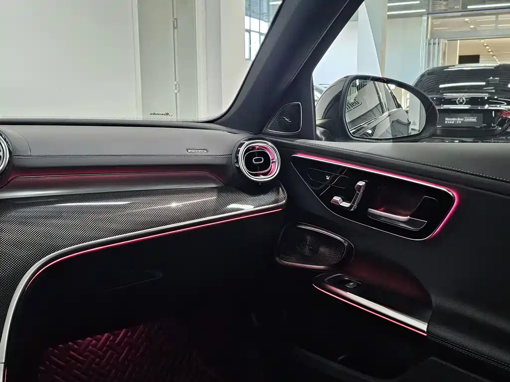 Mercedes-Benz C-Class 2023 — фото 16