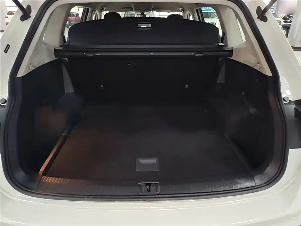 Volkswagen Tiguan L 2022 — фото 19