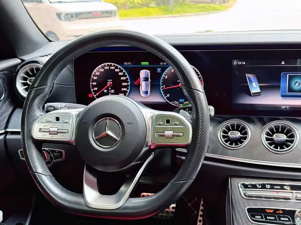 Mercedes-Benz E-Class 2020 — фото 11