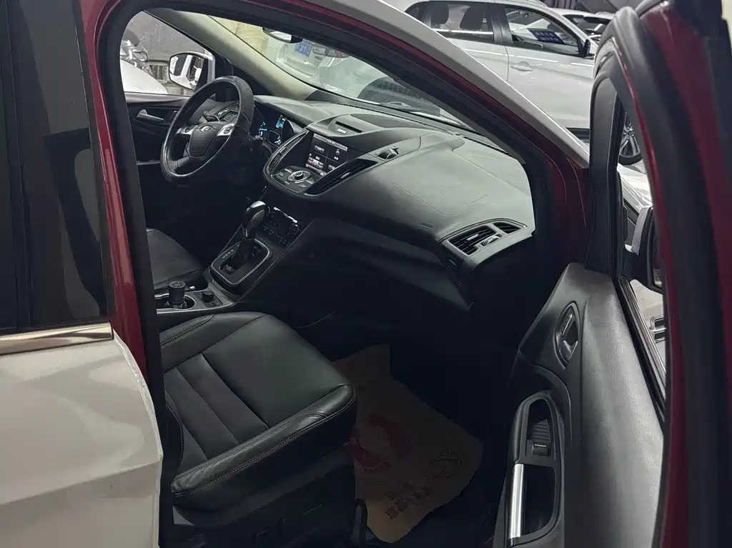 Ford Kuga 2015 — фото 10