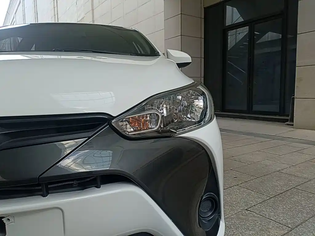 Toyota Yaris L 2016 — фото 24