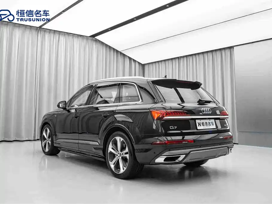 Audi Q7 2023 — фото 7