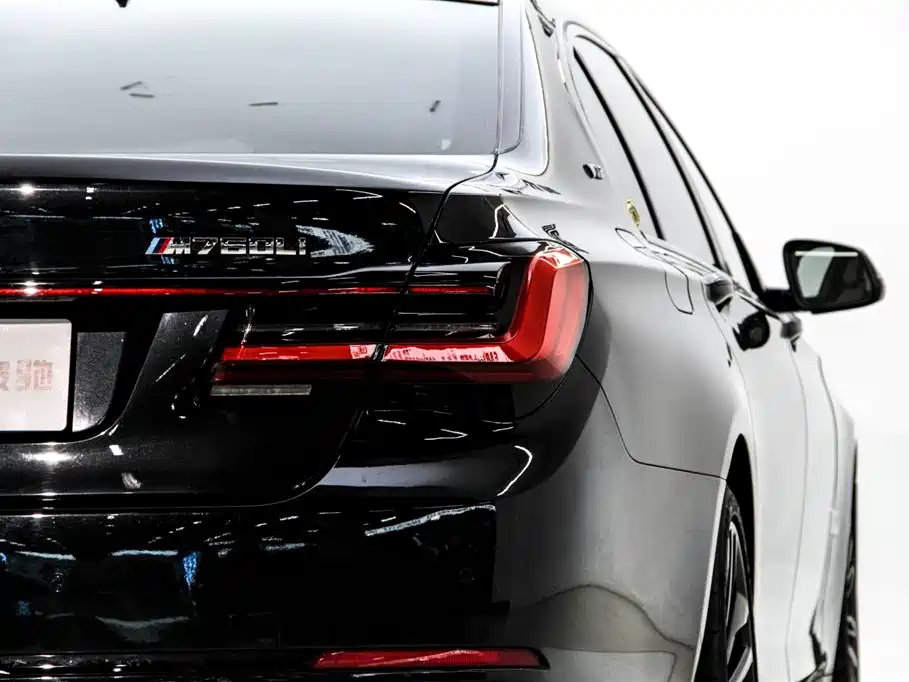 BMW 7 Series 2013 — фото 30