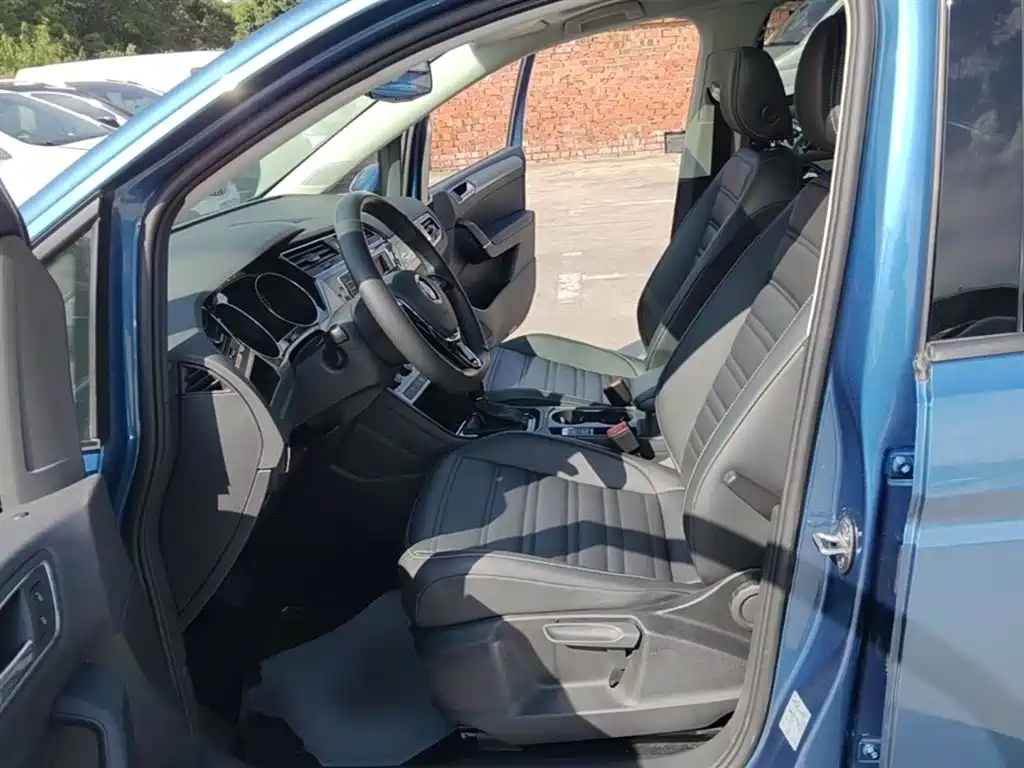 Volkswagen Touran 2019 — фото 15