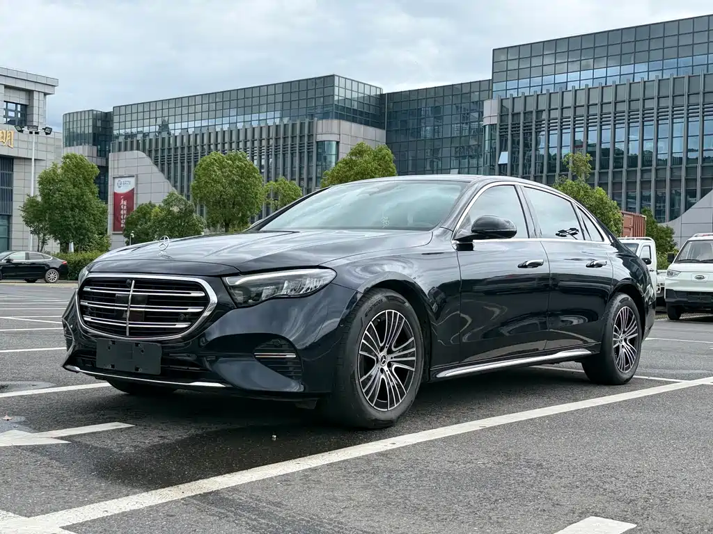 Mercedes-Benz E-Class 2024