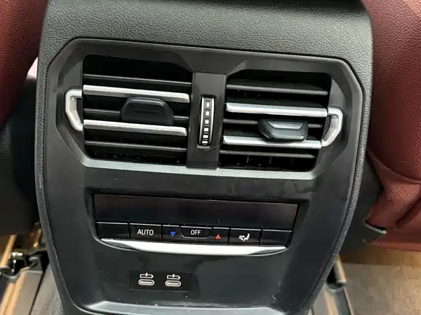 BMW i3 2024
