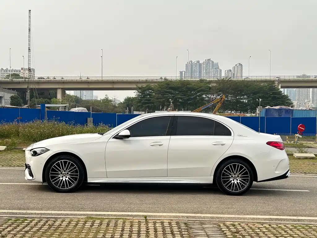 Mercedes-Benz C-Class 2023 — фото 3
