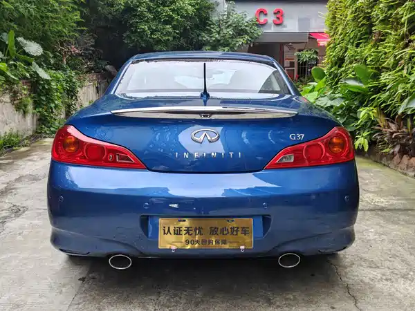 Infiniti M Series 2011