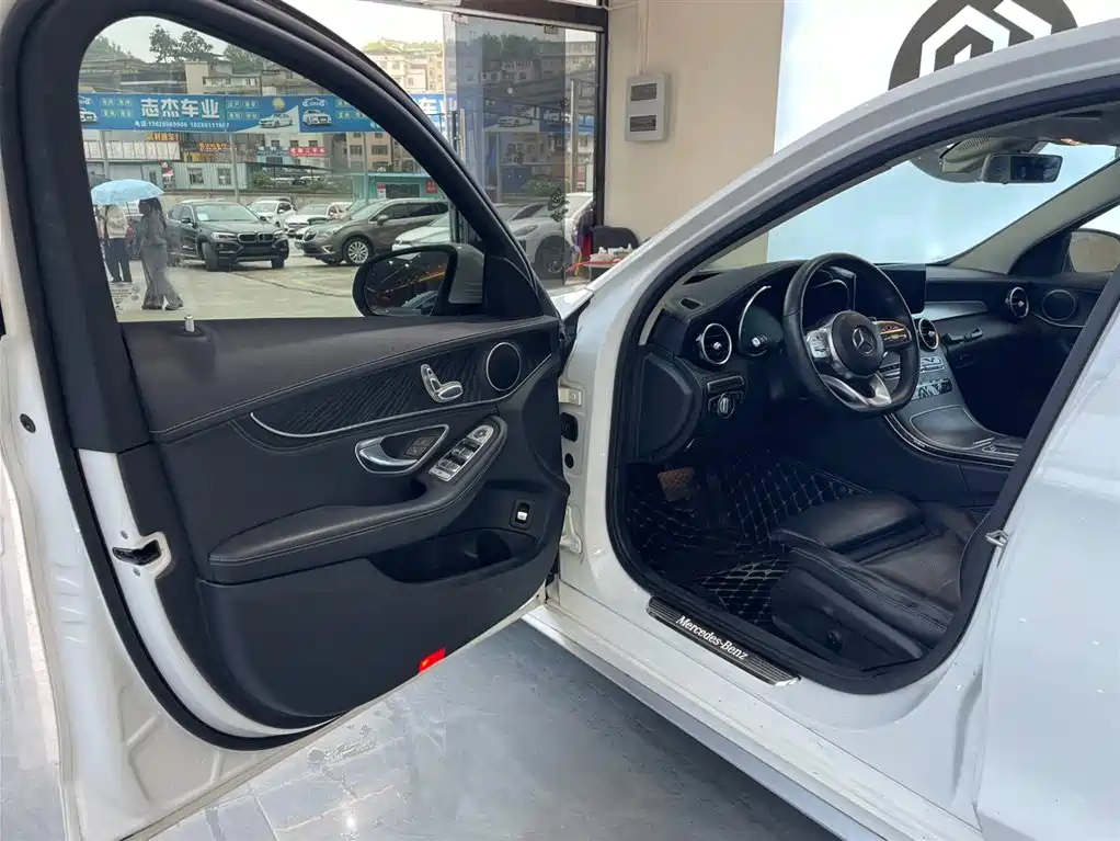Mercedes-Benz C-Class 2020 — фото 4