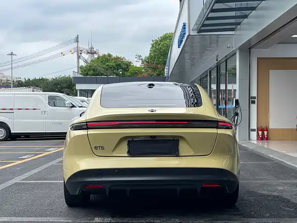NIO ET5 2022