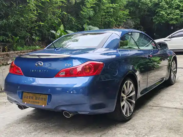 Infiniti M Series 2011