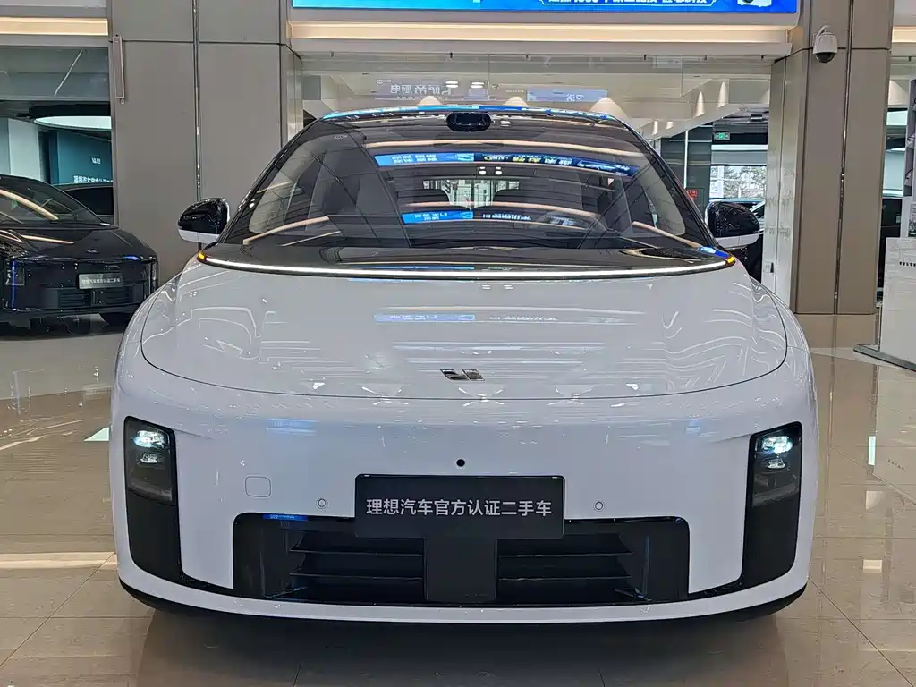 Li Auto i8 2025 — фото 2