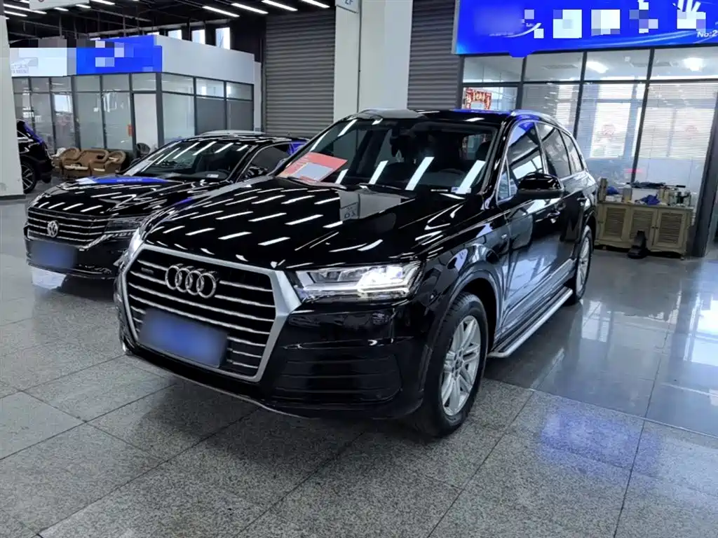 Audi Q7 2019 — фото 1