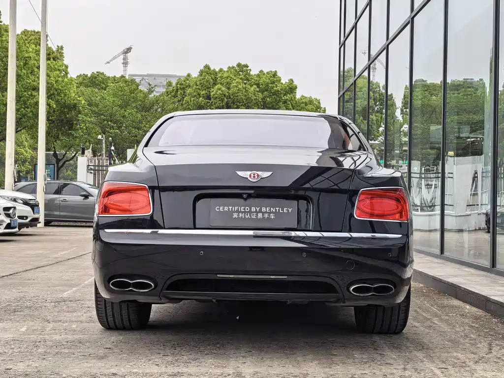 Bentley Flying Spur 2018 — фото 6