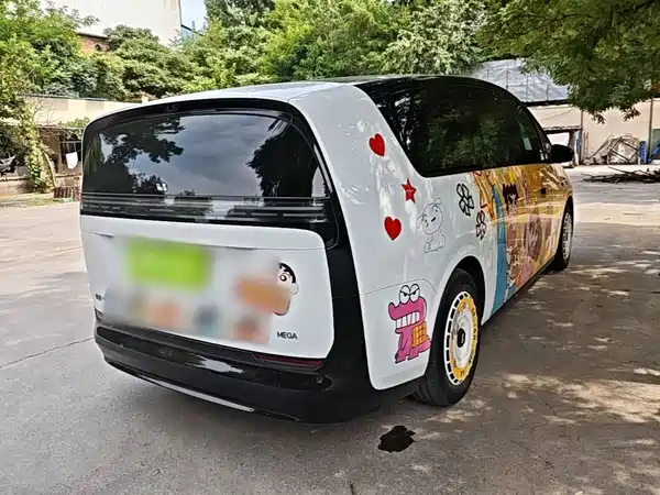 Li Auto MEGA 2024