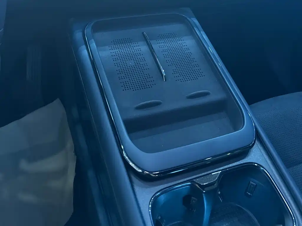 VOYAH Zhiyin 2025 — фото 8