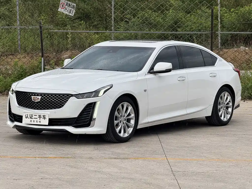 Cadillac CT5 2022 — фото 1