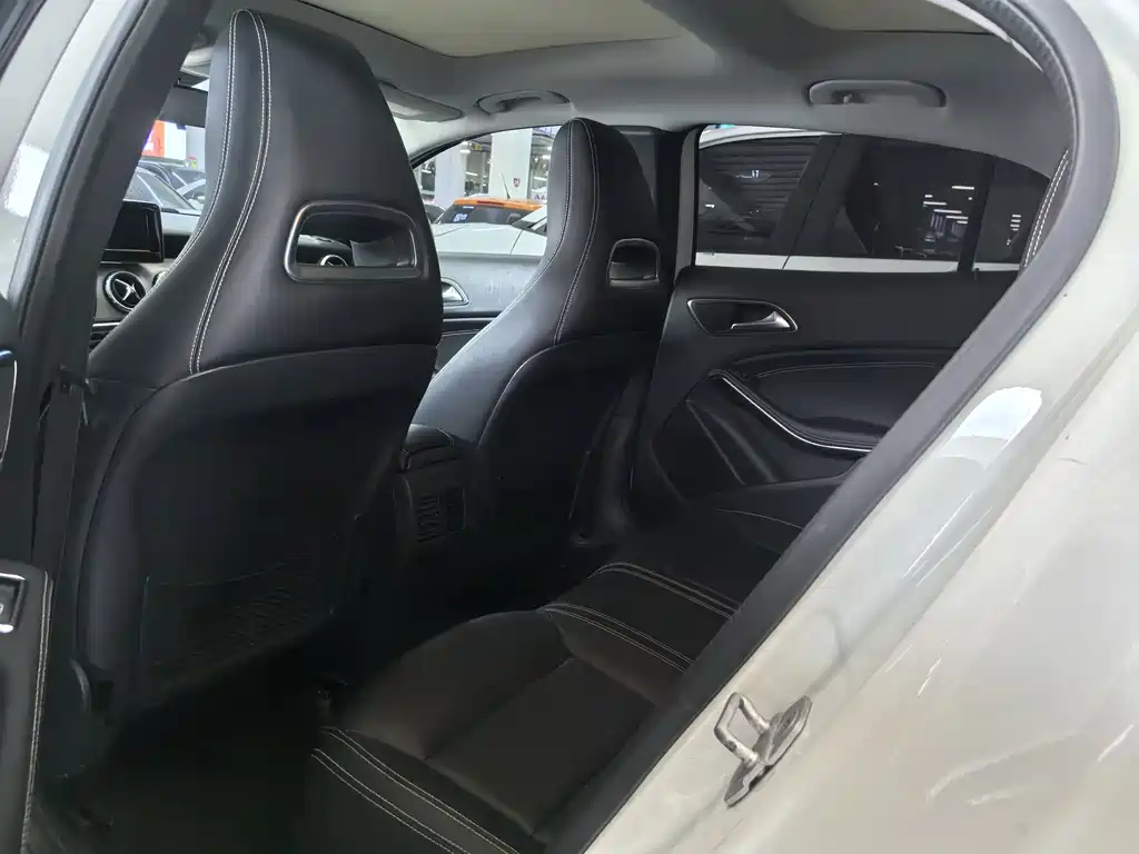 Mercedes-Benz GLA 2015 — фото 9
