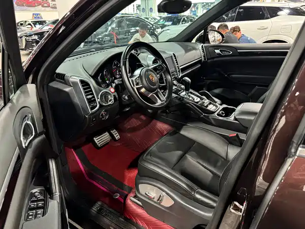 Porsche Cayenne 2016