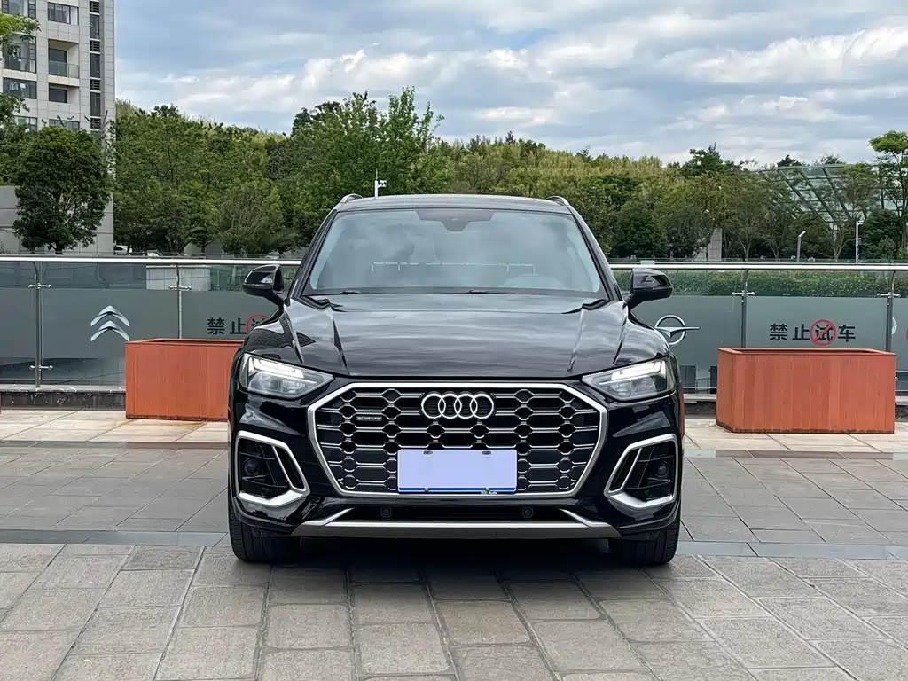 Audi Q5L 2022 — фото 2