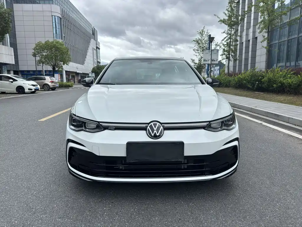 Volkswagen Golf 2024