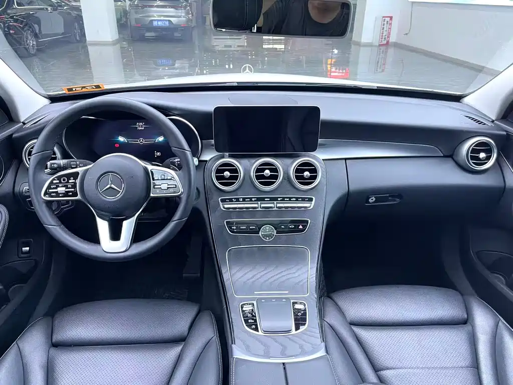 Mercedes-Benz C-Class 2020