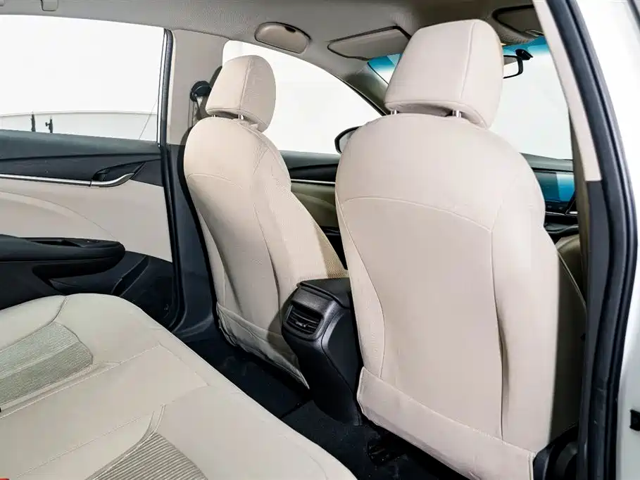 Buick Excelle 2017 — фото 20