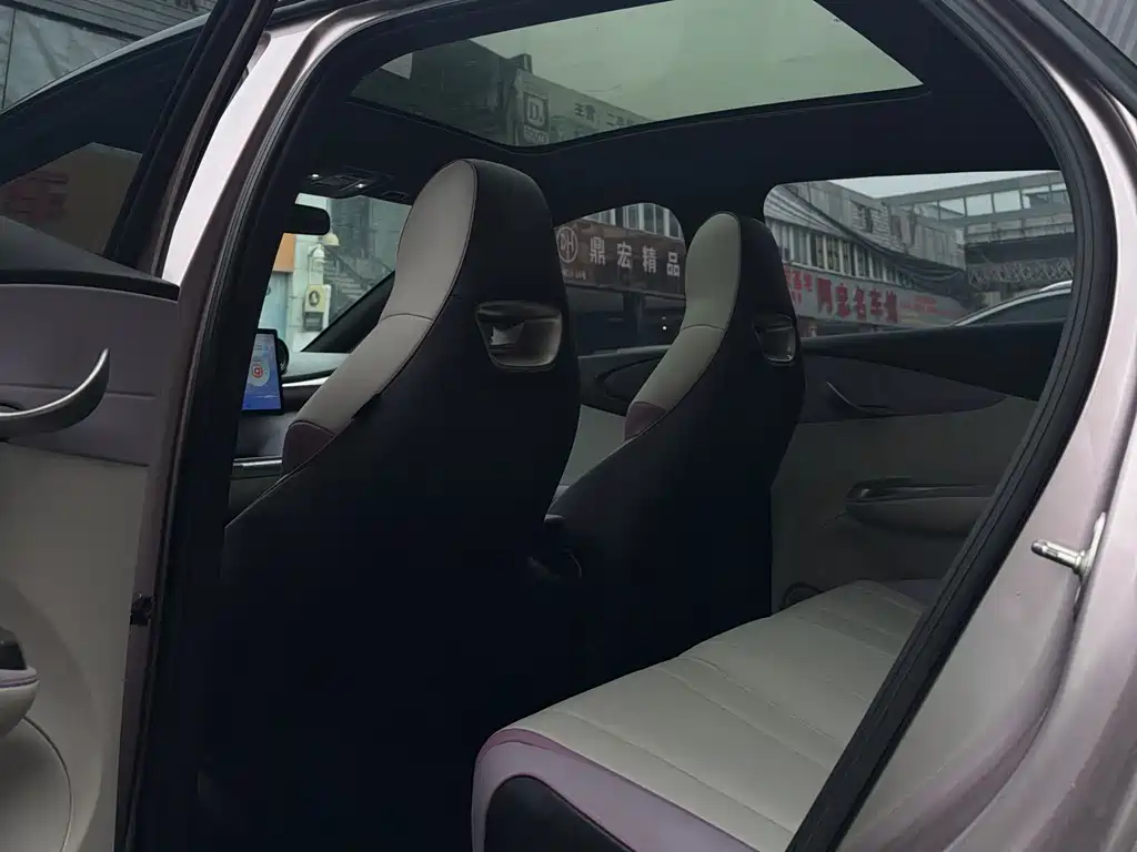 BYD Dolphin 2022 — фото 11