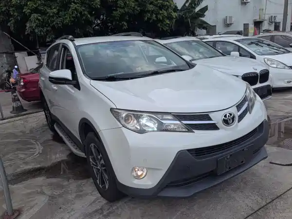 Toyota RAV4 2015