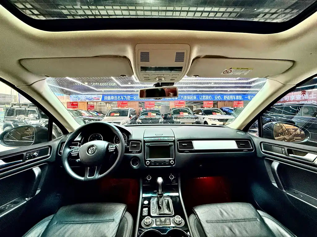 Volkswagen Touareg 2016 — фото 12