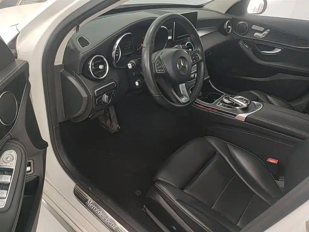 Mercedes-Benz C-Class 2017 — фото 16