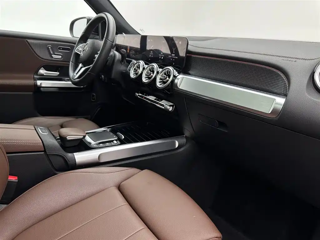 Mercedes-Benz GLB 2023 — фото 15