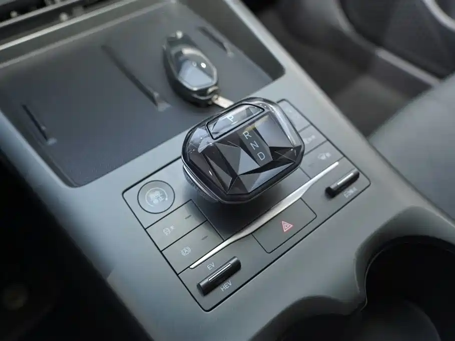 BYD Qin PLUS 2025 — фото 18