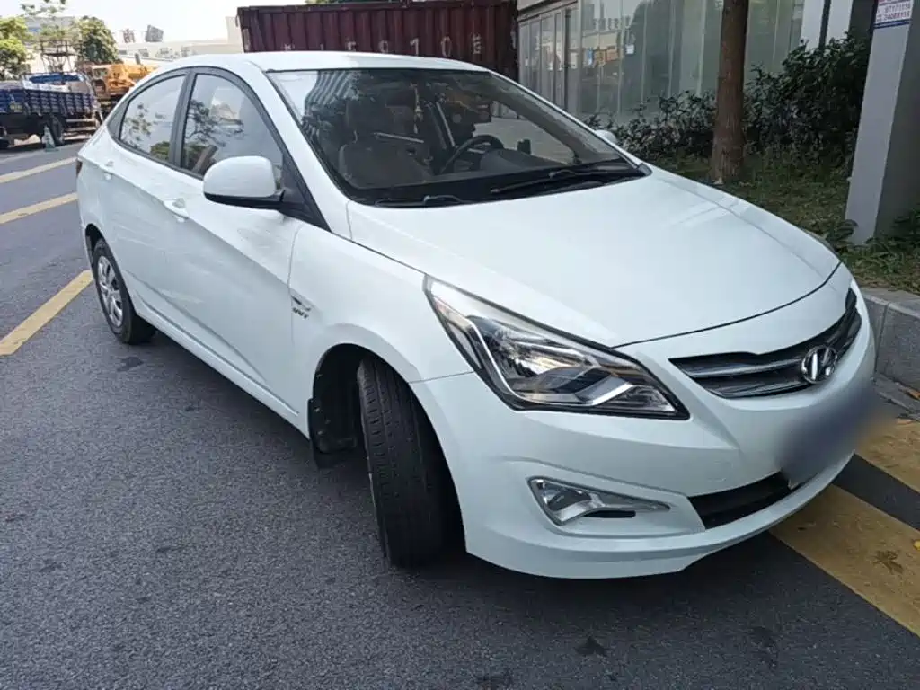 Hyundai Accent 2015 — фото 4