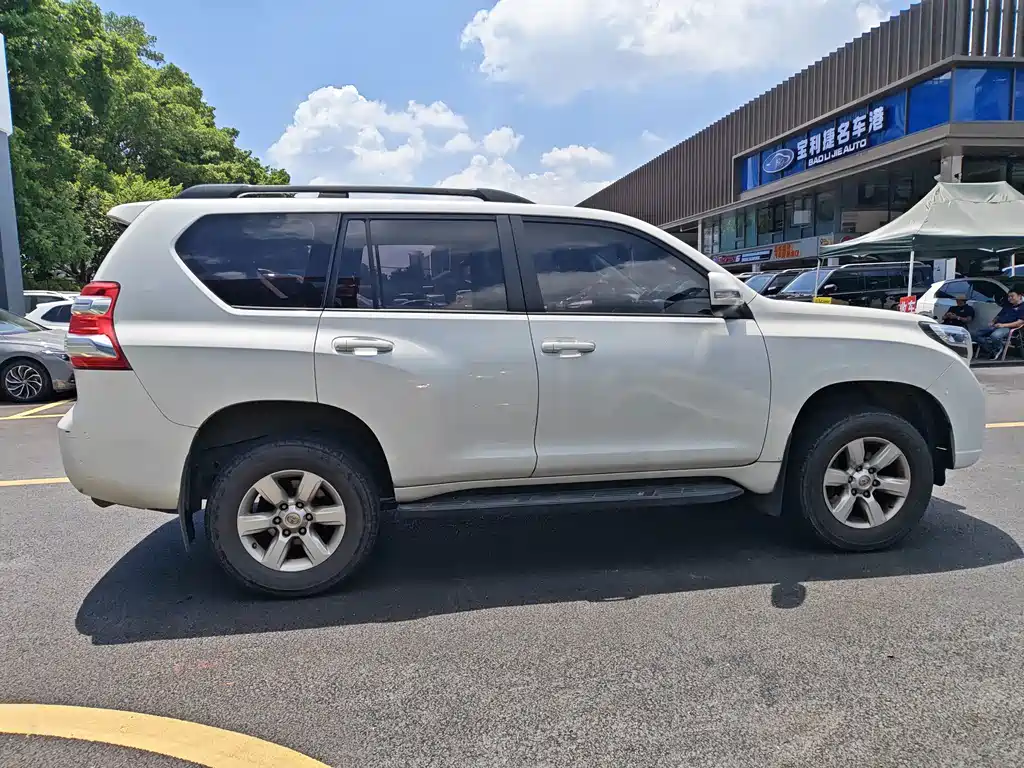 Toyota Prado 2017 — фото 8