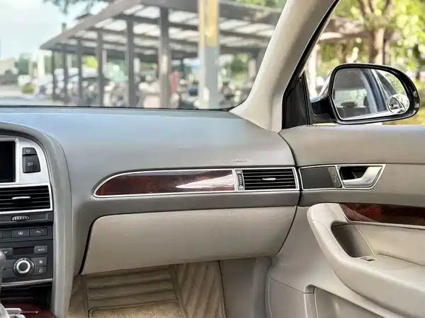 Audi A6L 2011
