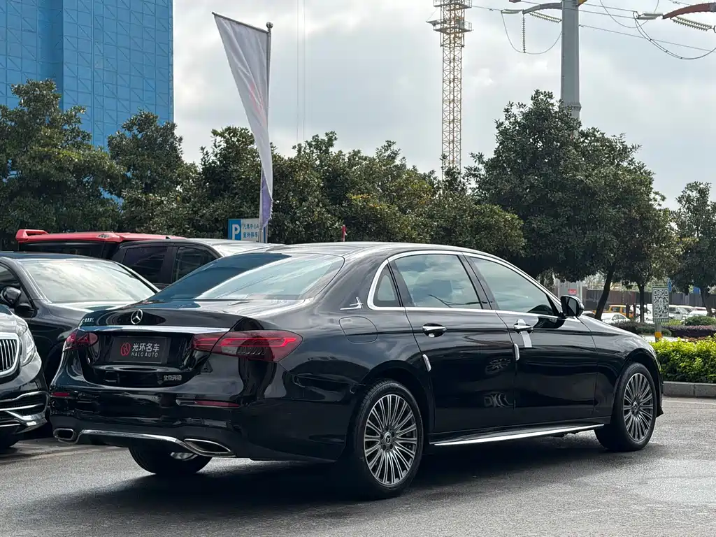 Mercedes-Benz E-Class 2022