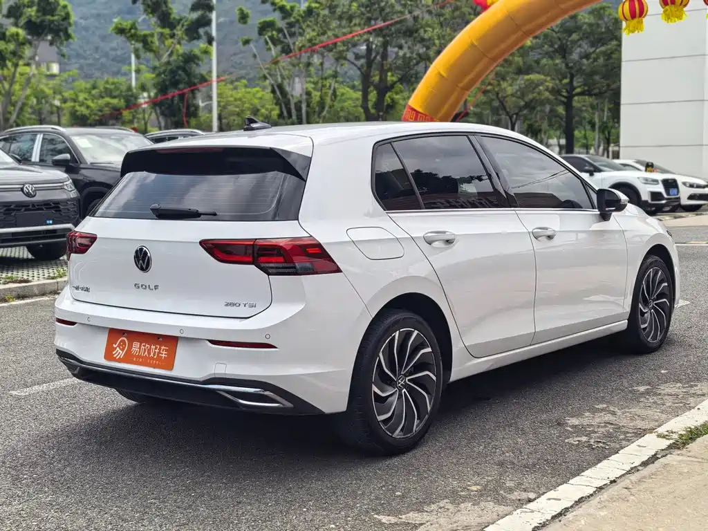 Volkswagen Golf 2021