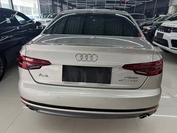 Audi A4L 2018