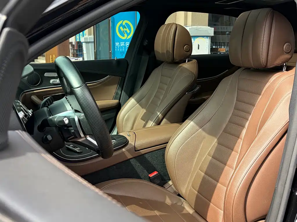 Mercedes-Benz E-Class 2022 — фото 11