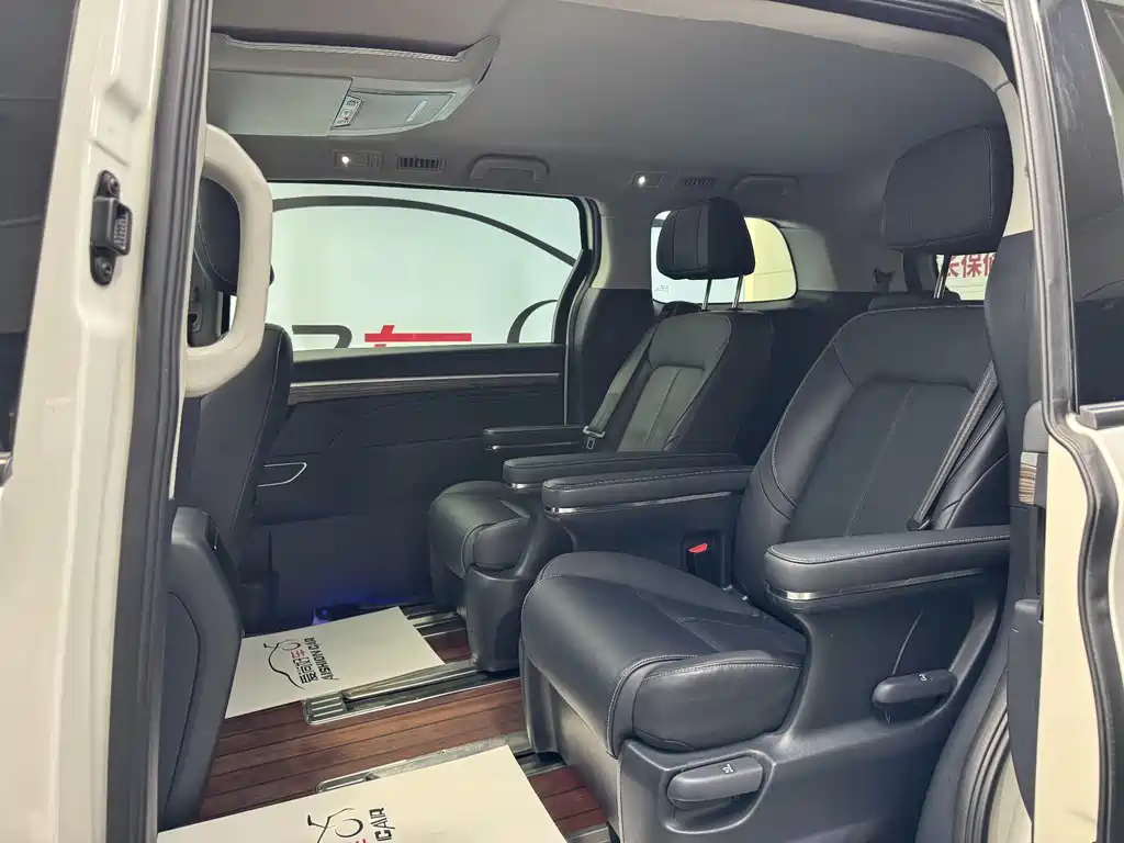 GAC Motor Trumpchi M8 2022 — фото 12