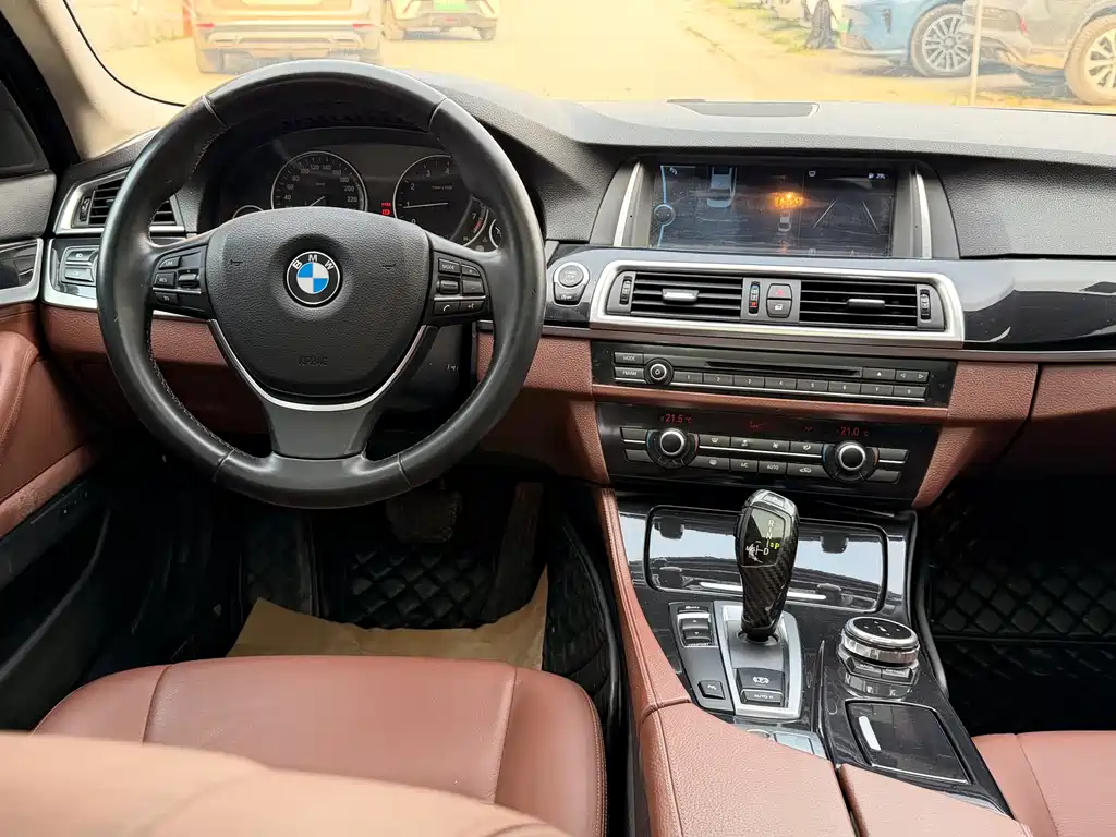 BMW 5 Series 2014 — фото 14