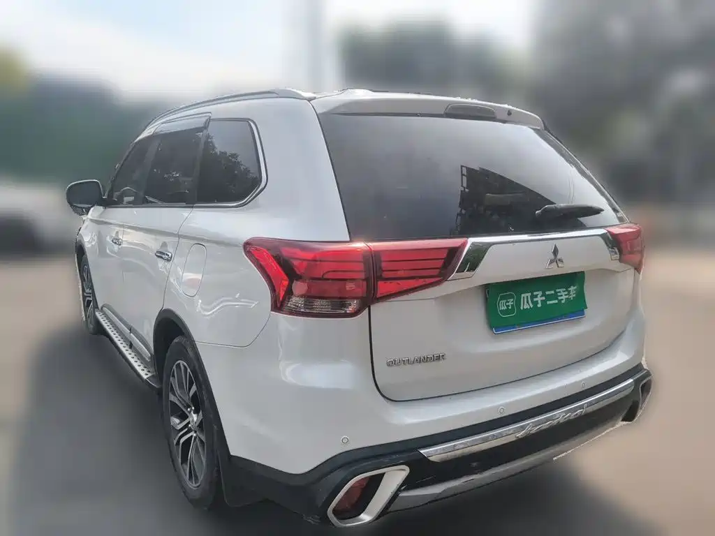 Mitsubishi Outlander 2016 — фото 25