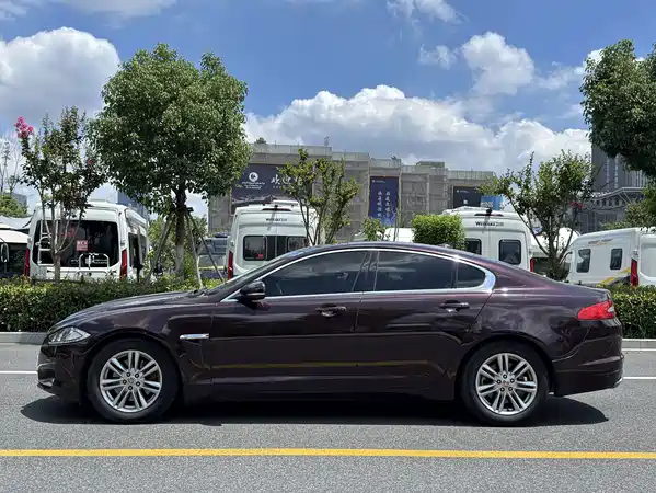 Jaguar XF 2015
